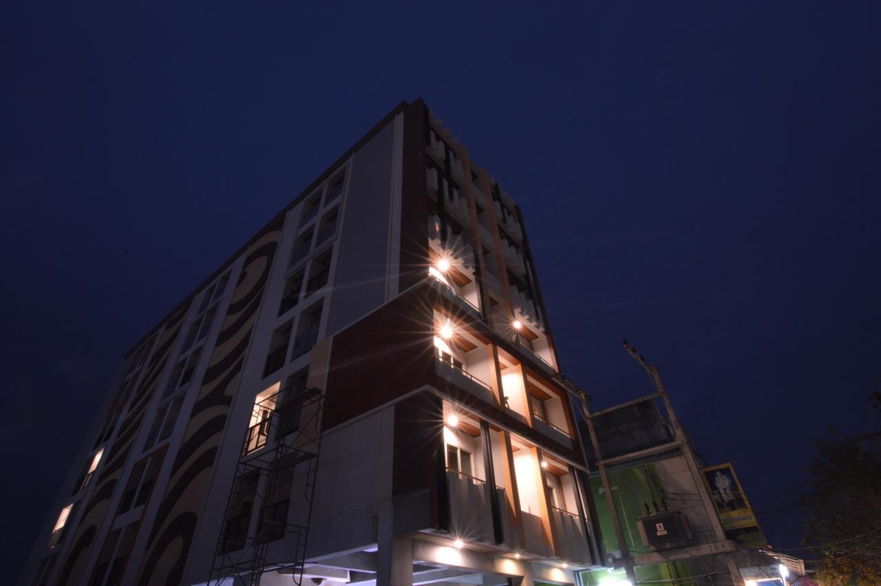 Ud Capital Hotel Udon Thani Bagian luar foto