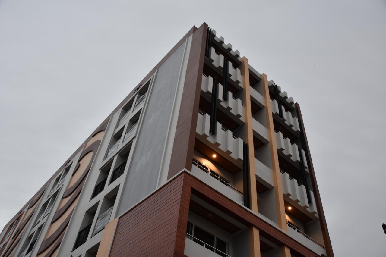 Ud Capital Hotel Udon Thani Bagian luar foto